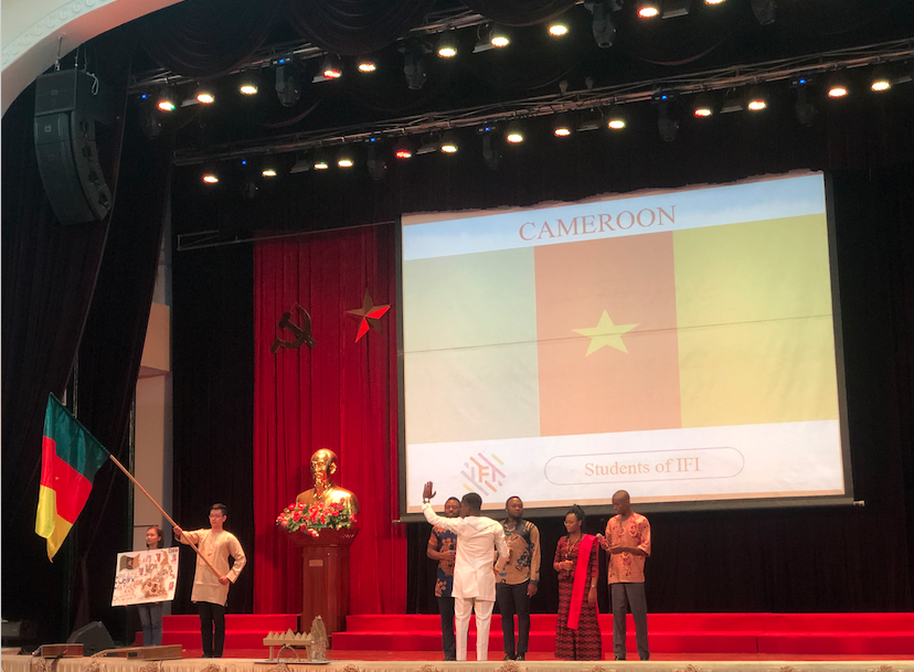 01 Giải nhì (trị giá 3.000.000 đồng) thuộc về quốc ca Cameroon do các sinh viên của Viện quốc tế Pháp ngữ IFI, ĐHQGHN thể hiện