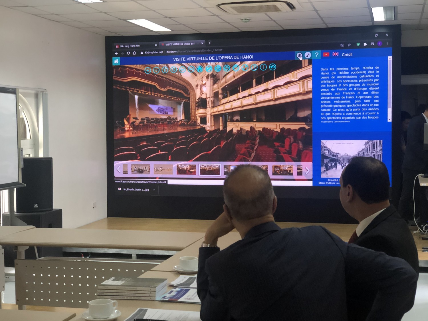 L’Ambassadeur du Maroc découvre le projet « Visite virtuelle de l’Opéra de Hanoi » réalisé par l’IFI