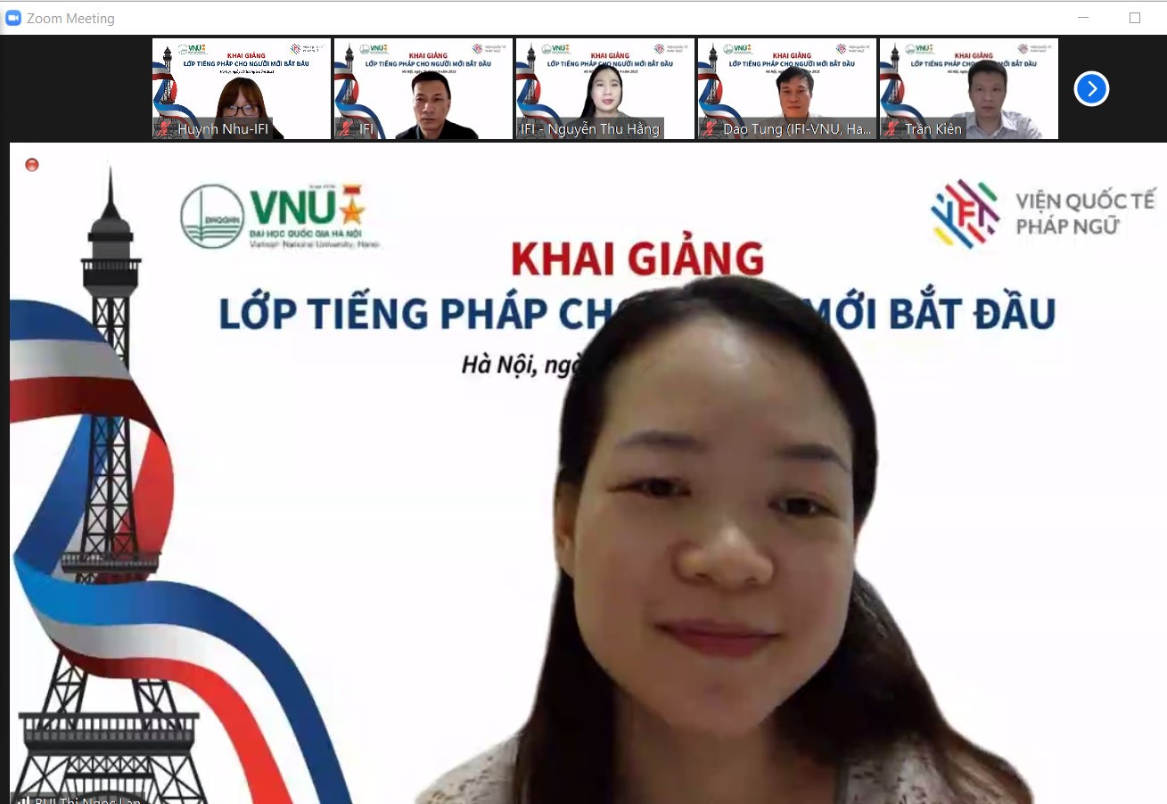  TS. Bùi Ngọc Lan phát biểu tại Lễ khai giảng